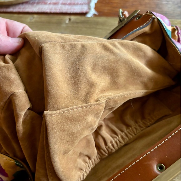 Patricia Nash Ferrara Floral Leather Shoulder Bag with metal clasp - Picture 7 of 16